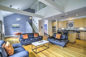 Idyllic Houston Townhome about 3 Mi to Downtown!